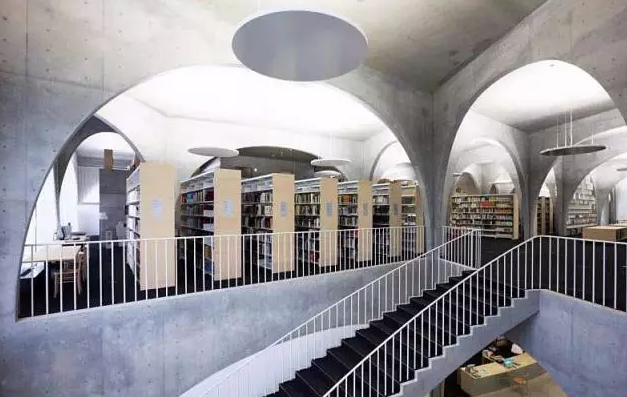 日本多摩藝術(shù)大學圖書館