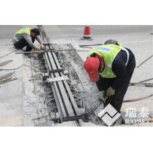 橋頭跳車現(xiàn)象是橋梁伸縮縫的什么問題導致的呢？